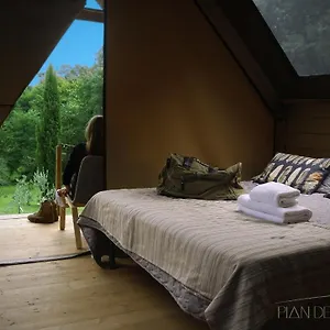 Glamping Pian Delle Ginestre Luxury tent Sassetta